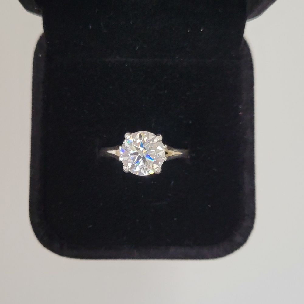 New 4ct Certified Moissanite Engagement Ring